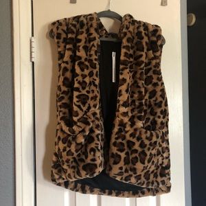 Brand new with tags! Faux fur vest cheetah print